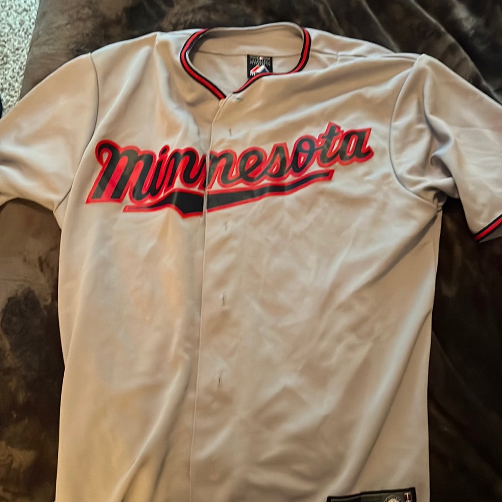 Minnesota Twins Button Up Jersey MLB Cert.